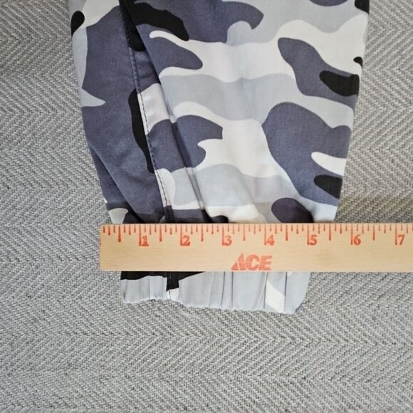 Women's V.I.P.  Jeans Jogger Style Pants SZ 15 L32 Gray Camouflage NWT! - Picture 7 of 12